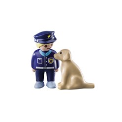 Αστυνομικός με εκπαιδευμένο σκύλο